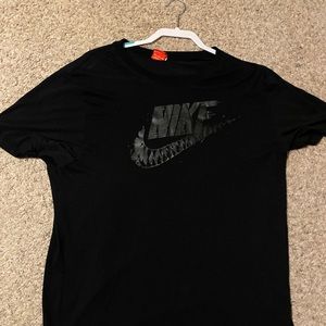 Men’s XXL Nike Shirt